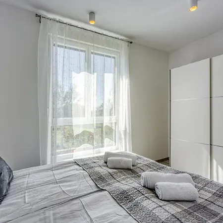 Monika&jozsef Πόρετς